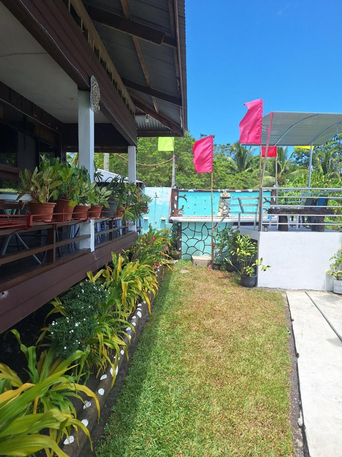 Island Samal Overlooking View House With Swimming Pools San Antonio  Exterior photo